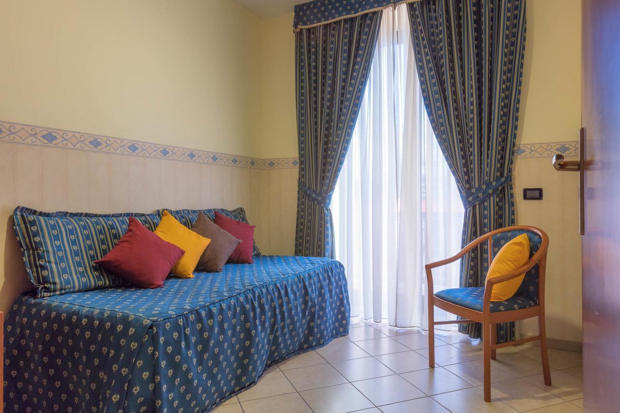 Hotel Traiano Чивитавеккья Экстерьер фото